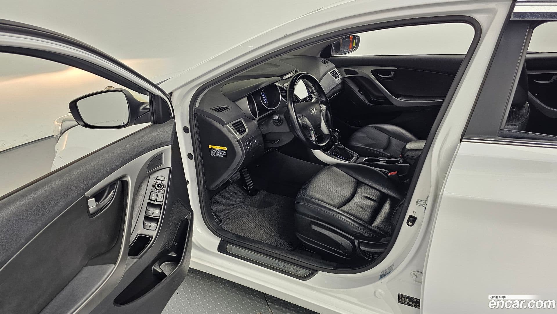 Main__Slider__Photo:AVANTE Hyundai 2014.0-10