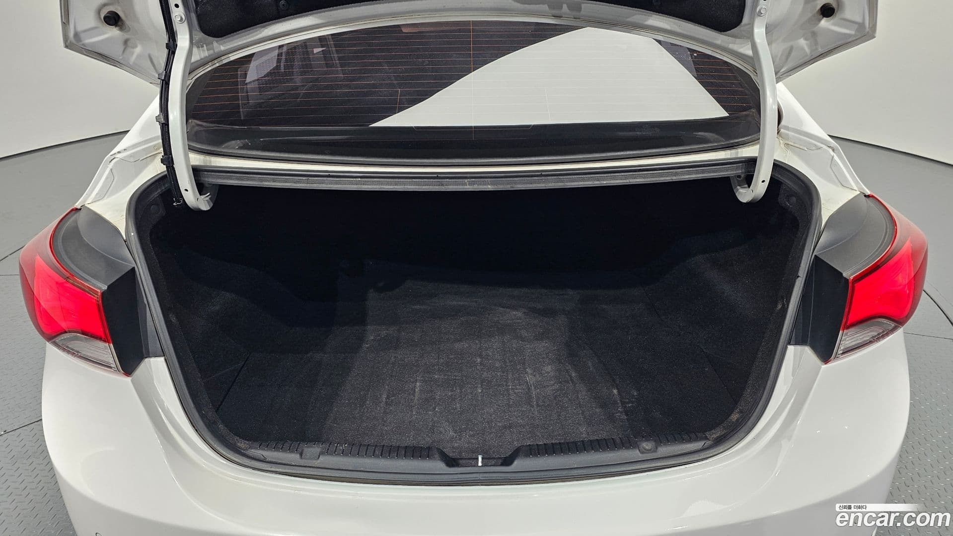 Main__Slider__Photo:AVANTE Hyundai 2014.0-19