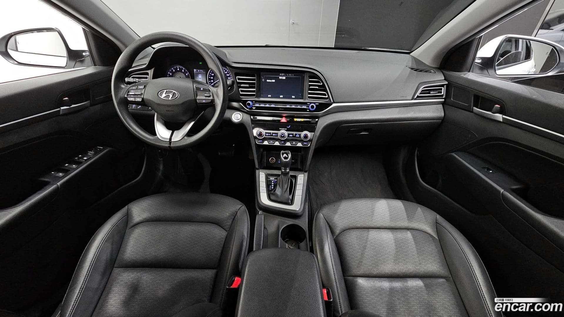 Main__Slider__Photo:AVANTE Hyundai 2019.7-6