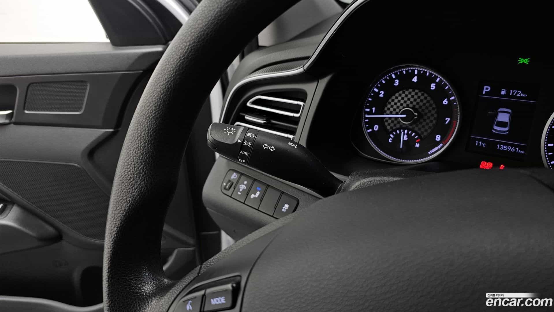 AVANTE Hyundai 2019.7-OPTION-023