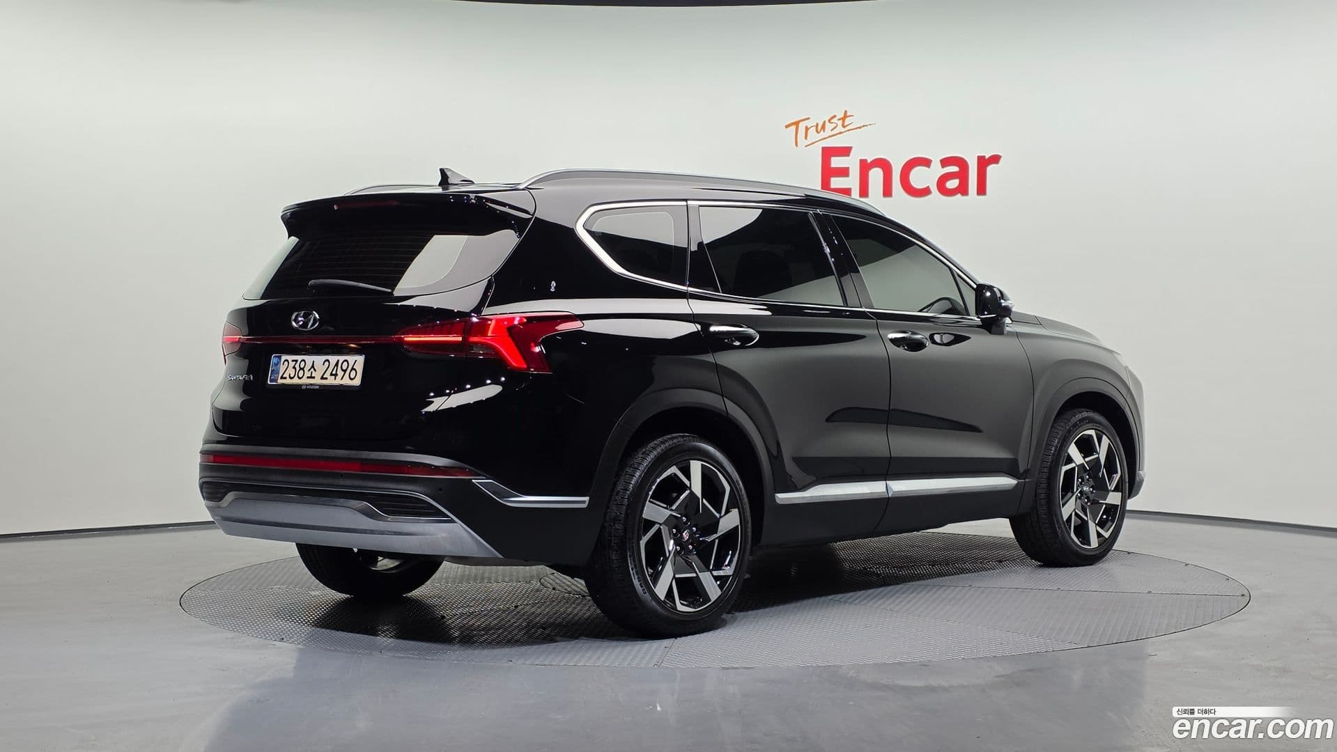 Main__Slider__Photo:Santafe Hyundai 2021.0-1