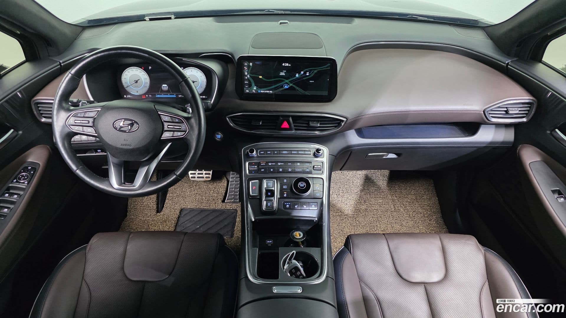 Main__Slider__Photo:Santafe Hyundai 2021.0-6