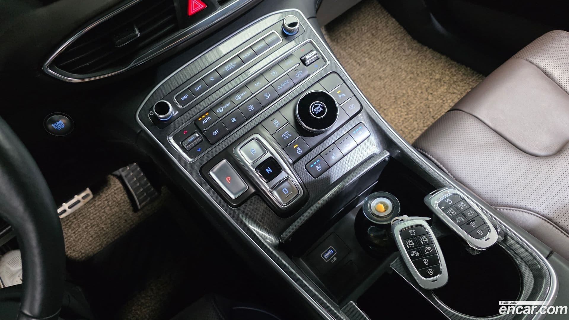 Main__Slider__Photo:Santafe Hyundai 2021.0-8