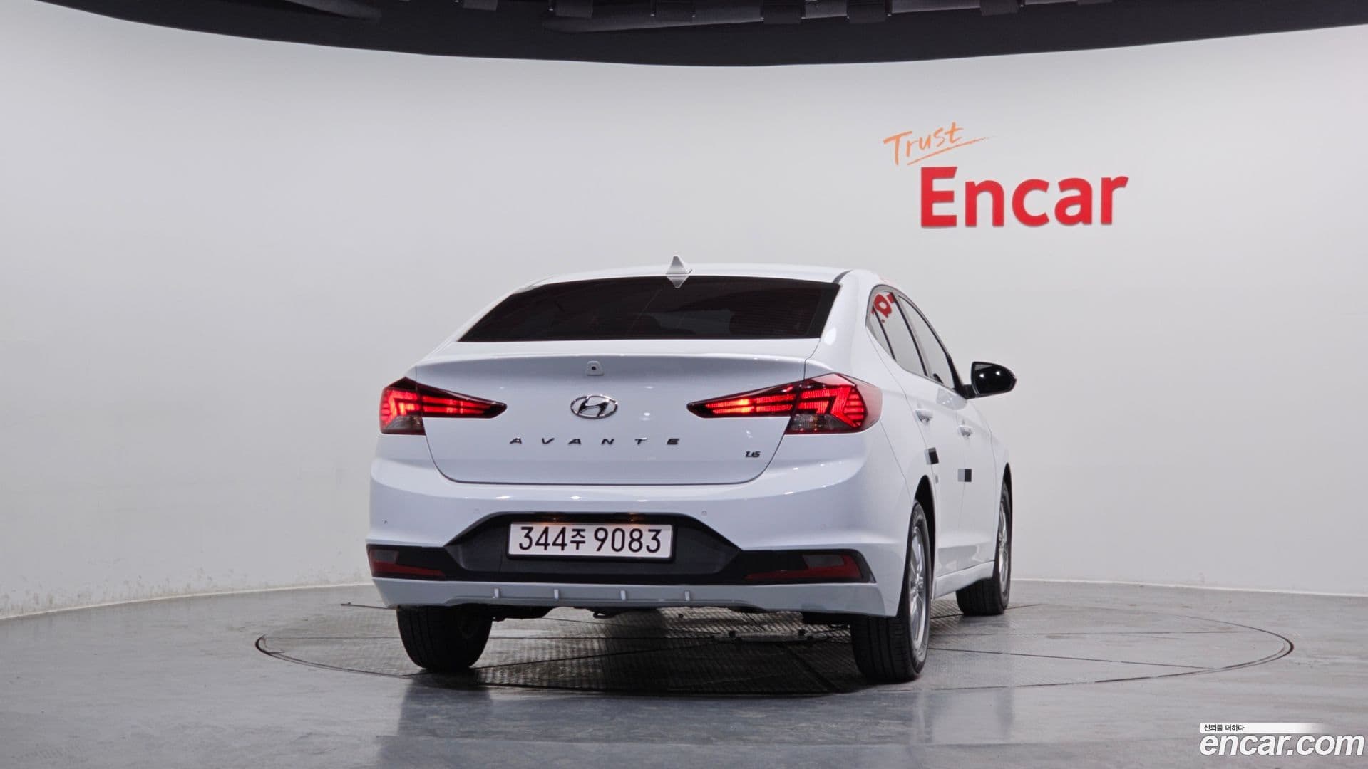 Main__Slider__Photo:AVANTE Hyundai 2019.3-3