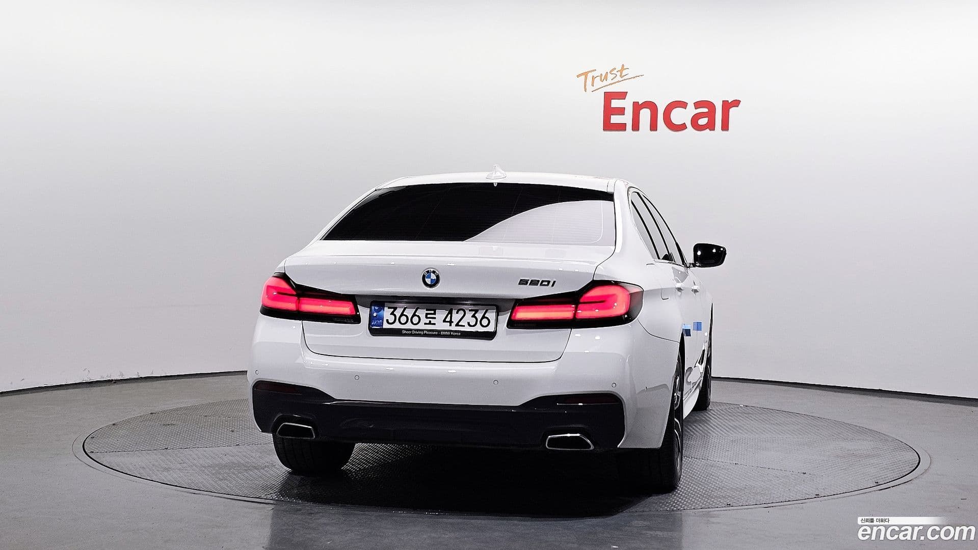 Main__Slider__Photo:5-Series BMW 2023.0-3