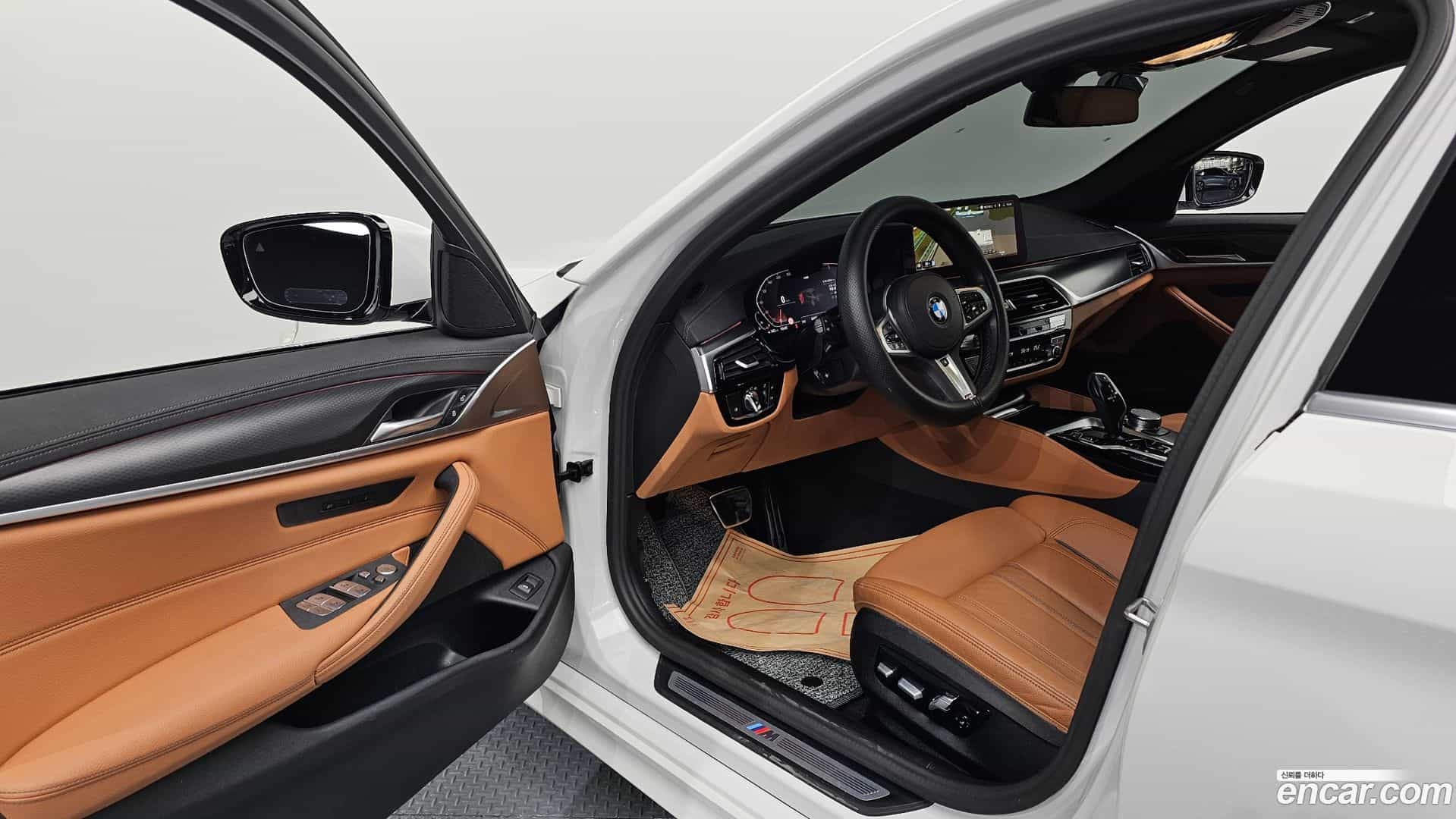 5-Series BMW 2023.0-INNER-010