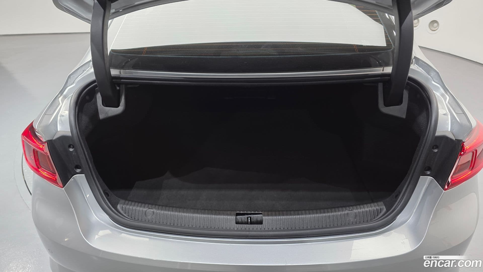 Main__Slider__Photo:SM6 Renault-KoreaSamsung 2016.11-19