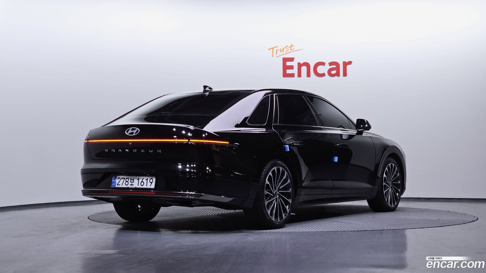 Main__Slider__Photo:Grandeur Hyundai 2023.6-1