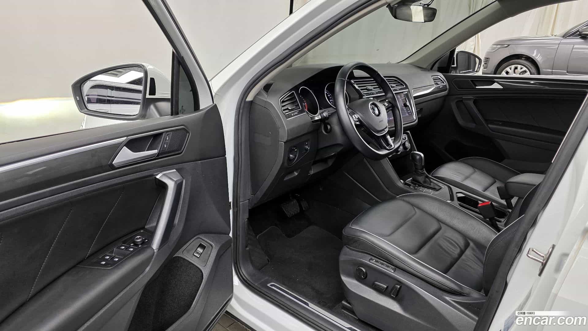 Tiguan Volkswagen 2020.2-INNER-010