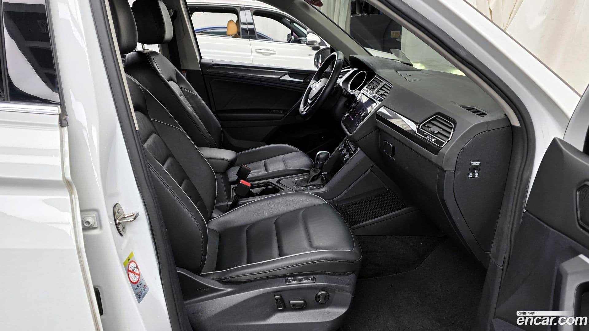 Main__Slider__Photo:Tiguan Volkswagen 2020.2-10