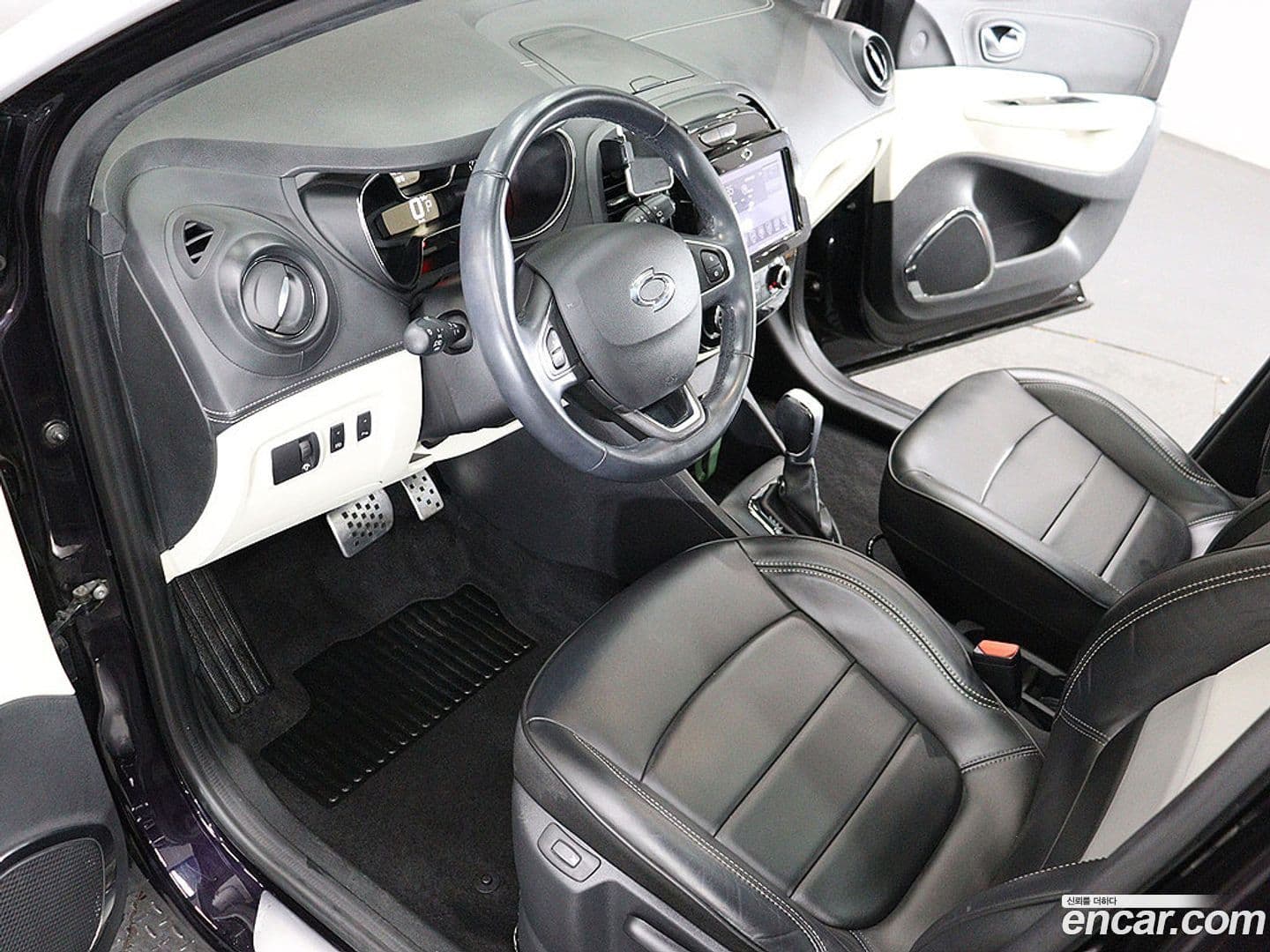 Main__Slider__Photo:QM3 Renault-KoreaSamsung 2019.4-9