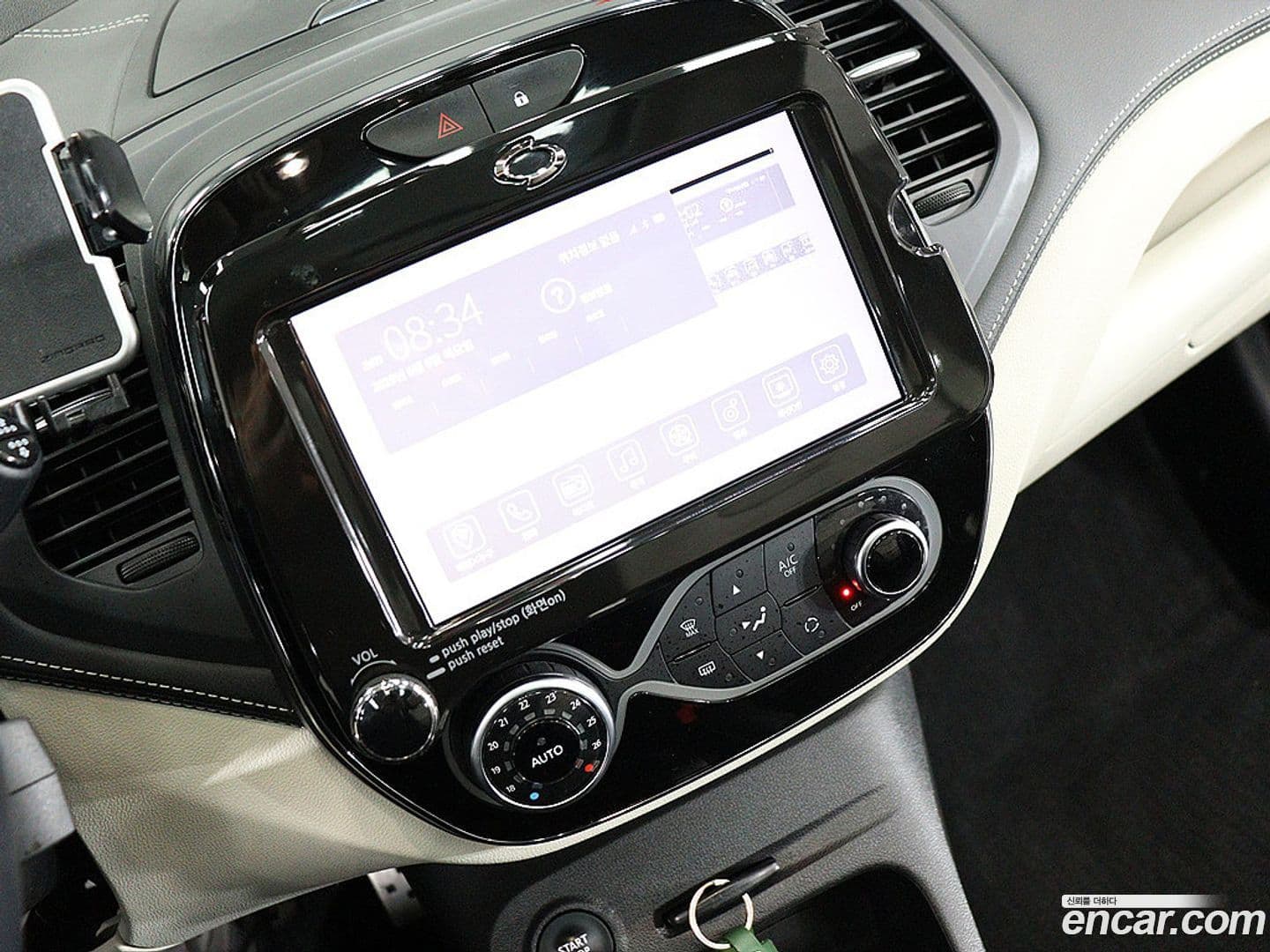 Main__Slider__Photo:QM3 Renault-KoreaSamsung 2019.4-12