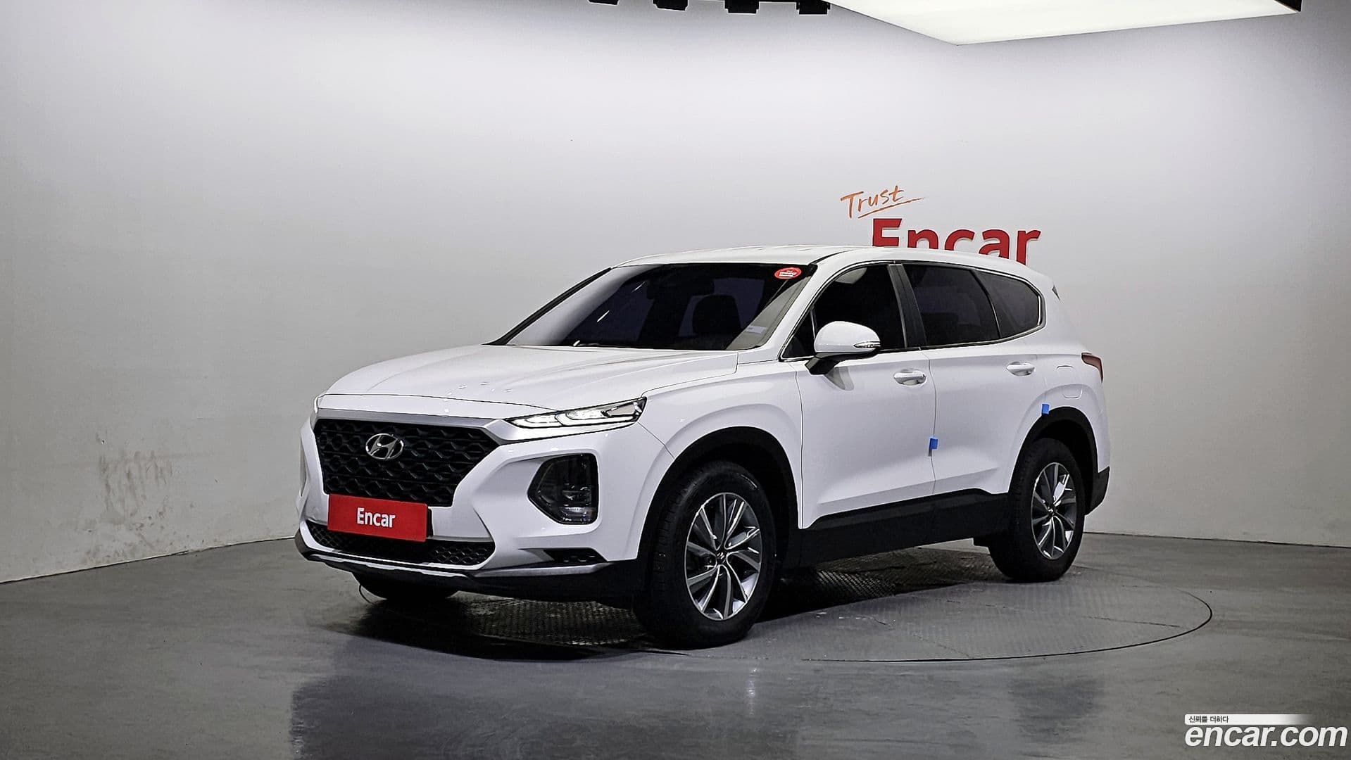 Main__Slider__Photo:Santafe Hyundai 2018.4-0