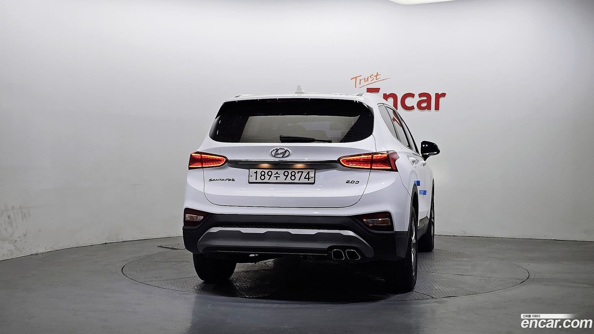 Main__Slider__Photo:Santafe Hyundai 2018.4-3