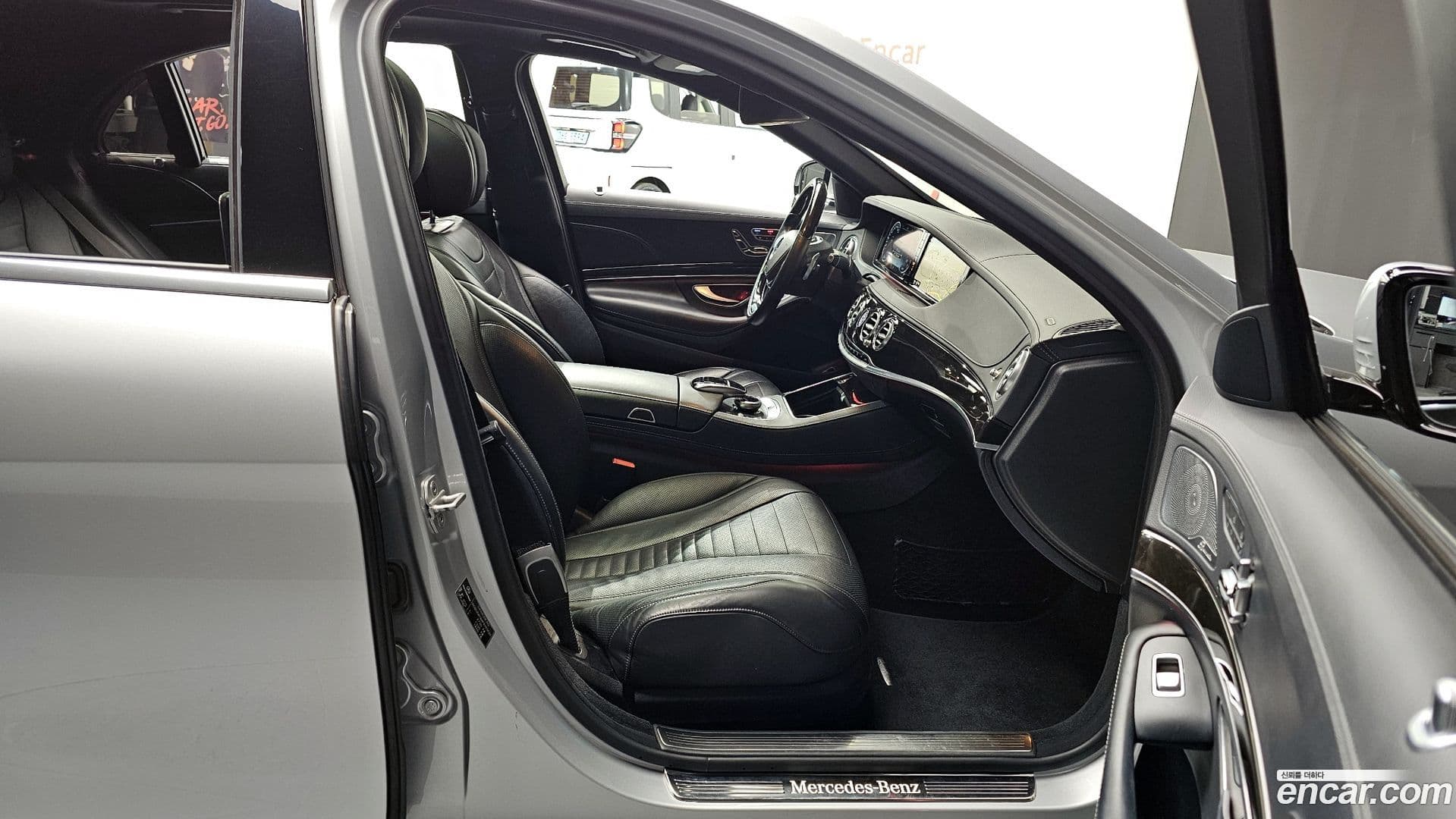 Main__Slider__Photo:S-Class Mercedes-Benz 2015.1-10