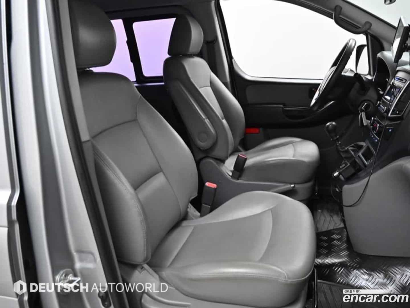 Starex Hyundai 2016.6-INNER-010