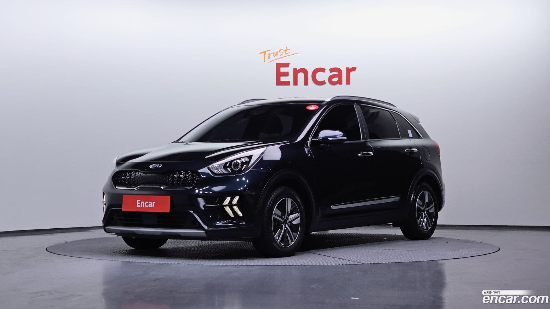 Main__Slider__Photo:Niro Kia 2019.8-0