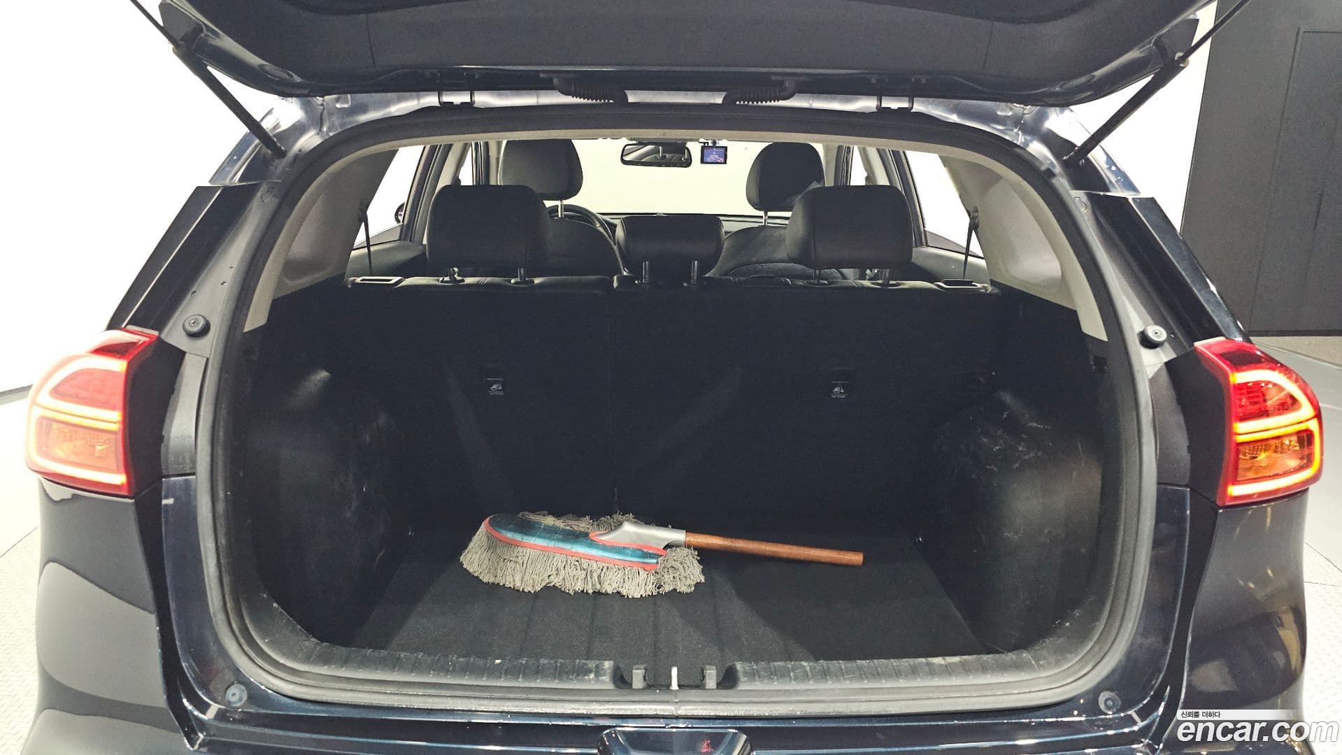 Main__Slider__Photo:Niro Kia 2019.8-19