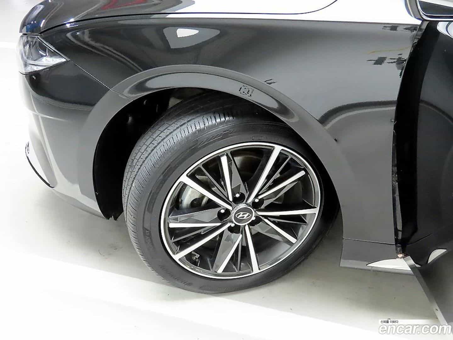 Grandeur Hyundai 2022.1-OPTION-023