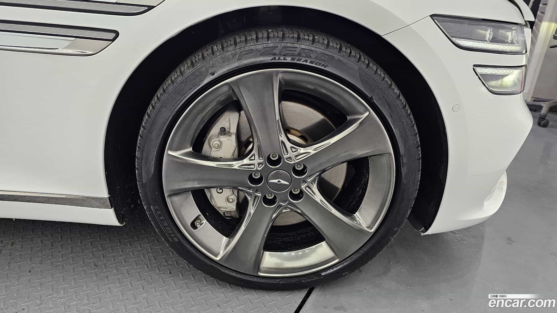 G80 Genesis 2021.11-OUTER-005