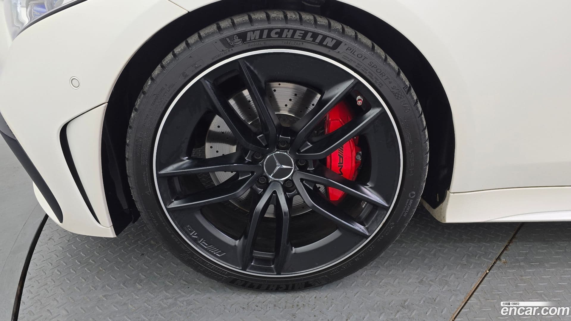 Main__Slider__Photo:CLS-Class Mercedes-Benz 2023.9-4