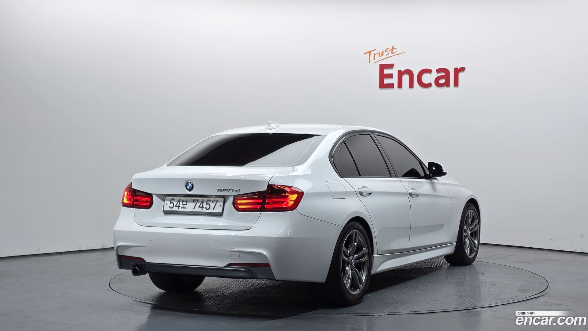 Main__Slider__Photo:3-Series BMW 2015.7-1