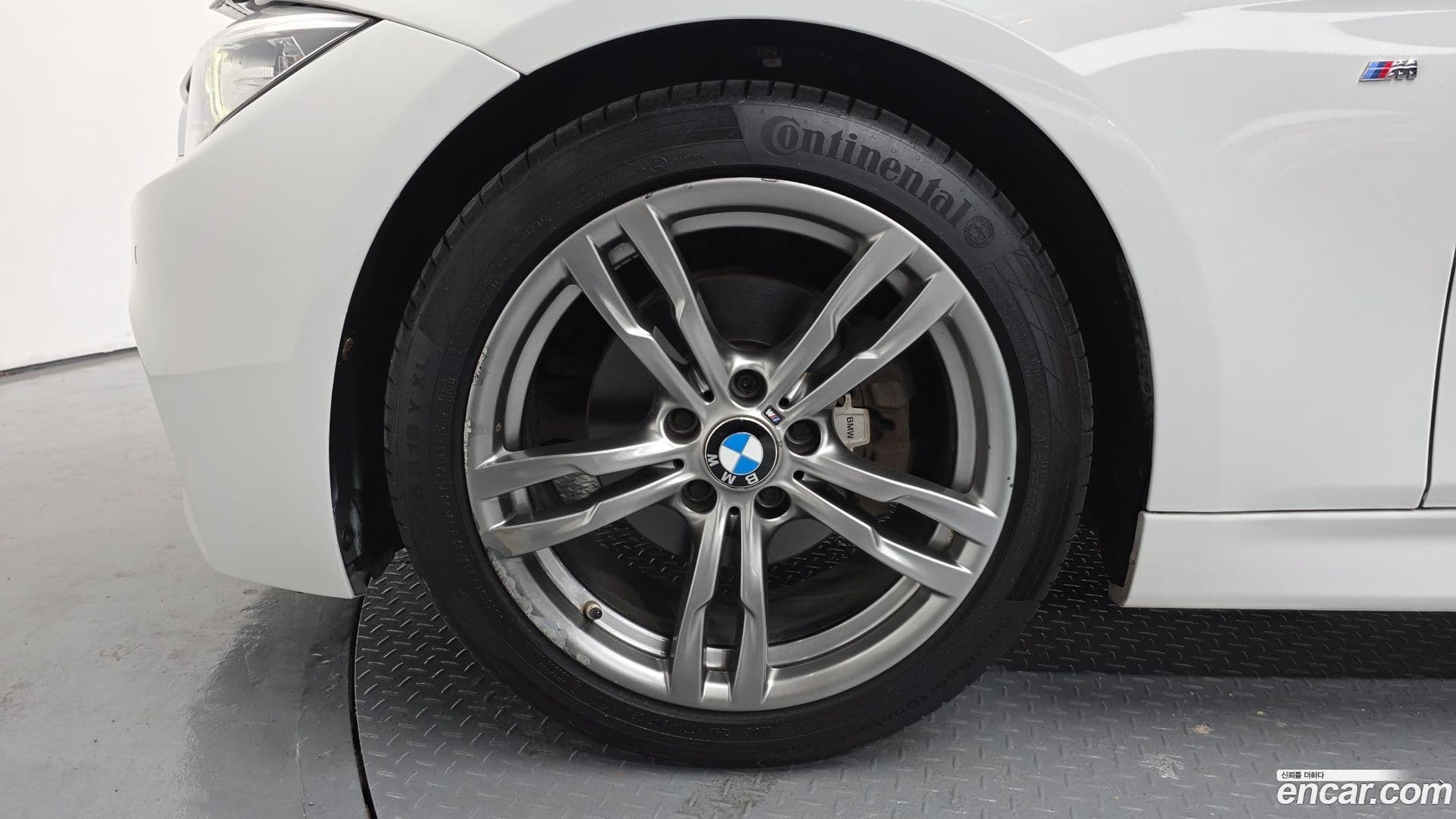 Main__Slider__Photo:3-Series BMW 2015.7-4