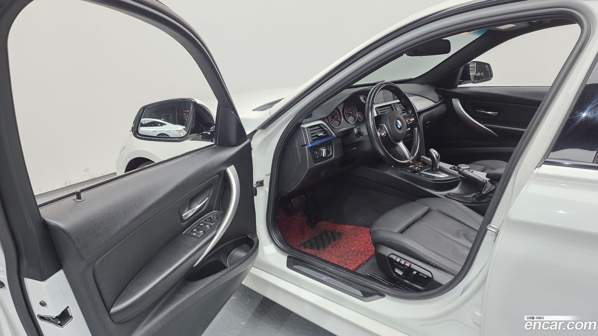 Main__Slider__Photo:3-Series BMW 2015.7-10