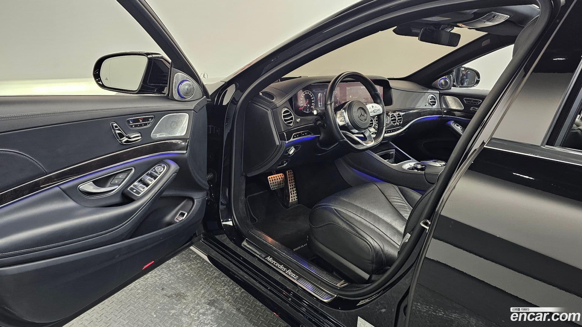 Main__Slider__Photo:S-Class Mercedes-Benz 2018.6-9