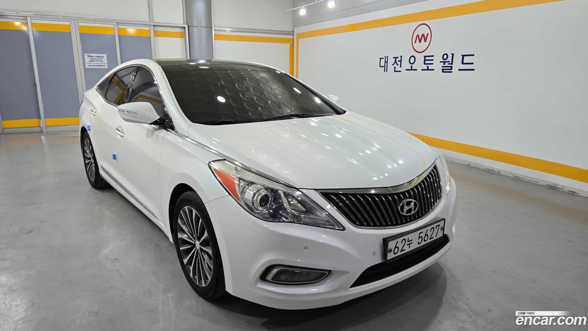 Grandeur Hyundai 2014.5-OUTER-001