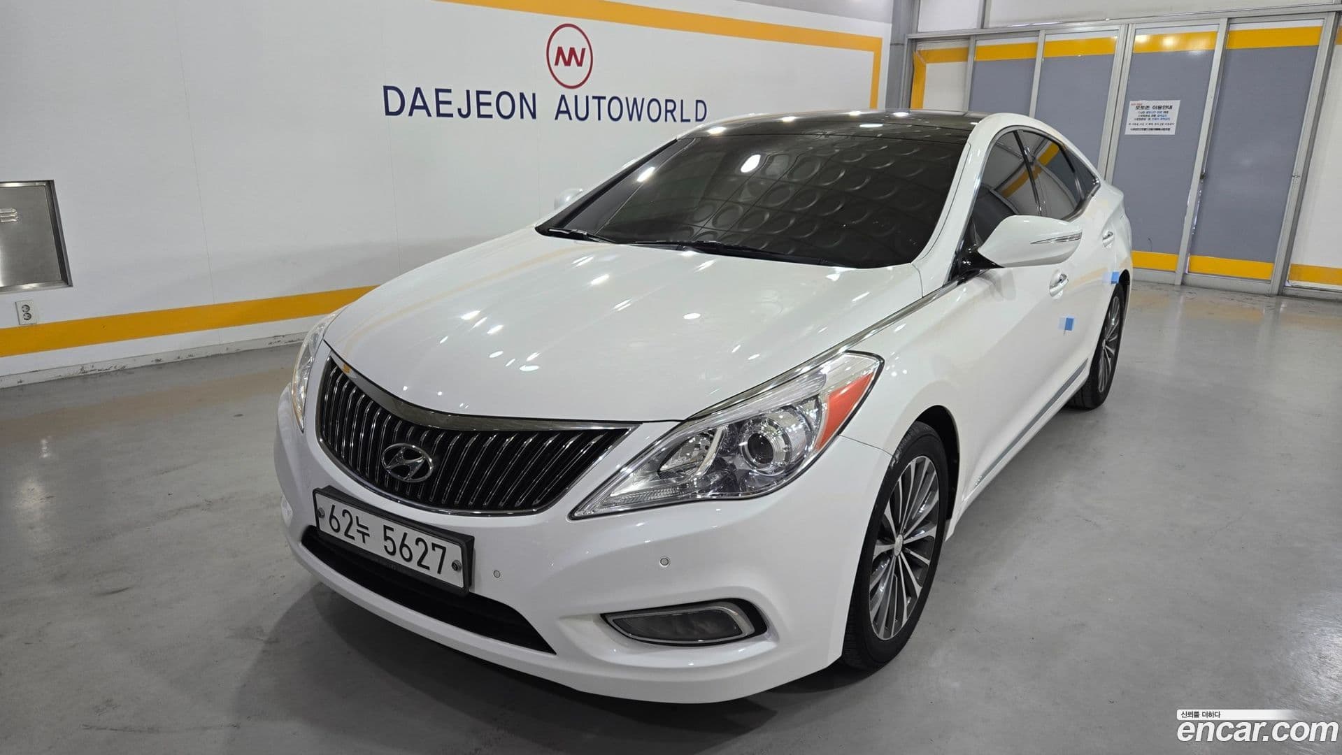 Main__Slider__Photo:Grandeur Hyundai 2014.5-4