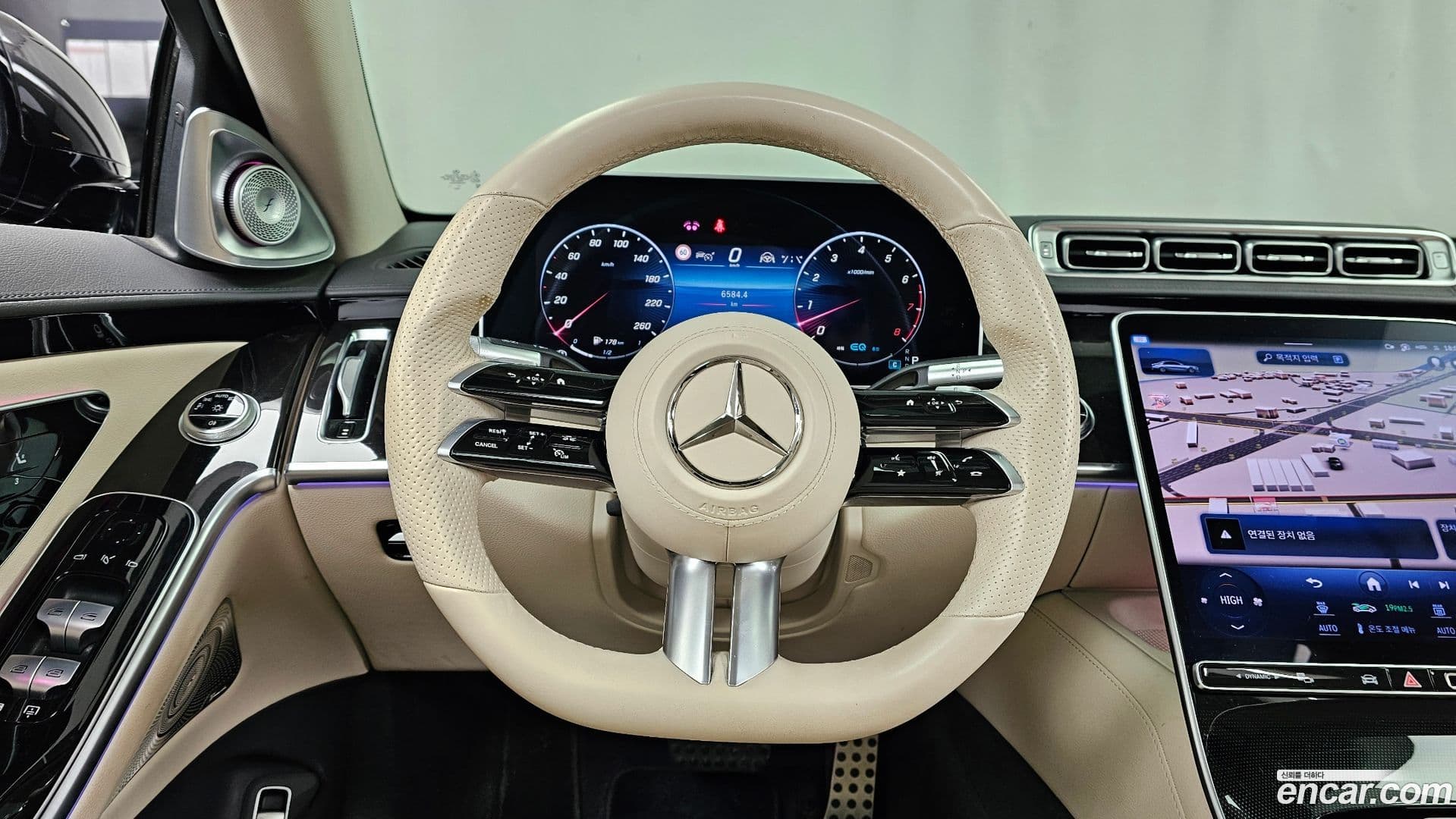 Main__Slider__Photo:S-Class Mercedes-Benz 2022.5-12