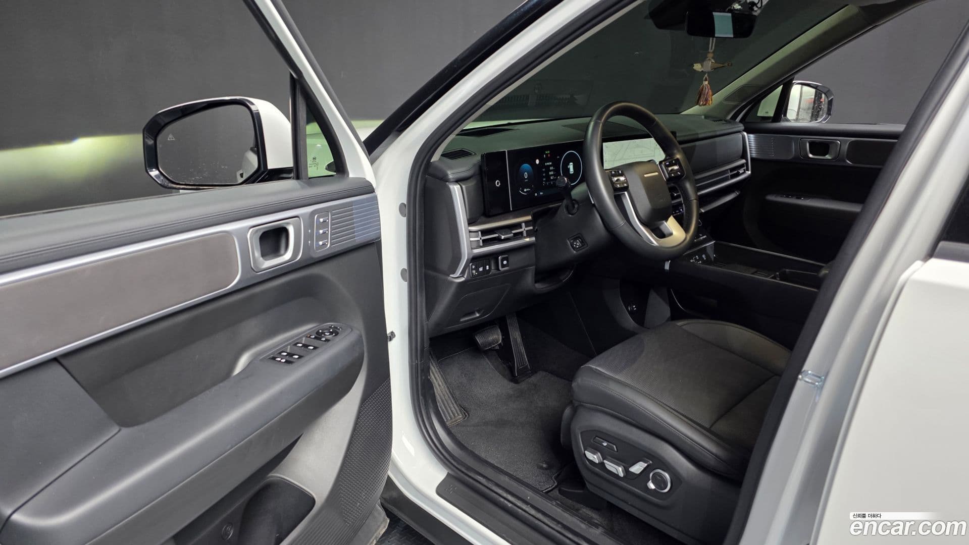 Main__Slider__Photo:Santafe Hyundai 2024.6-9