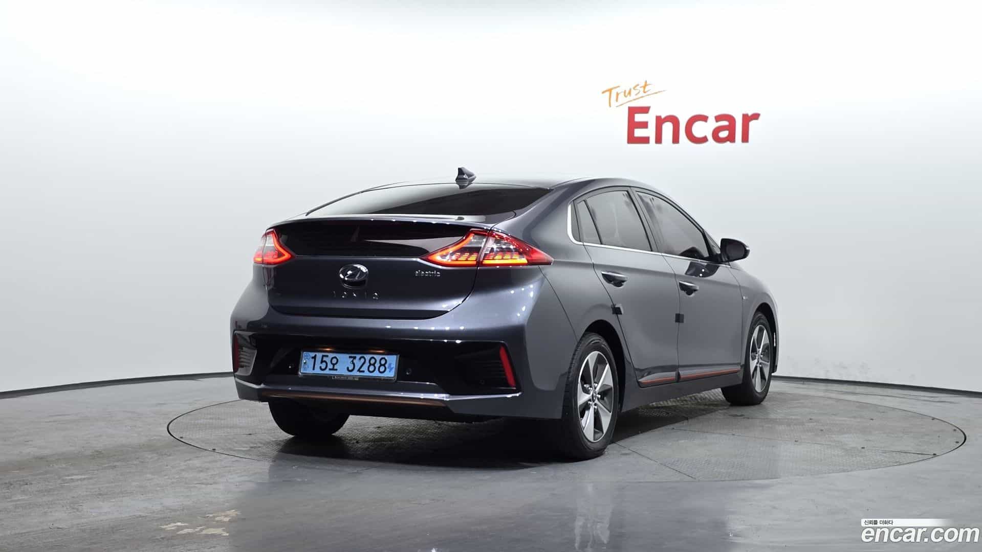 Ioniq Hyundai 2018.4-OUTER-002