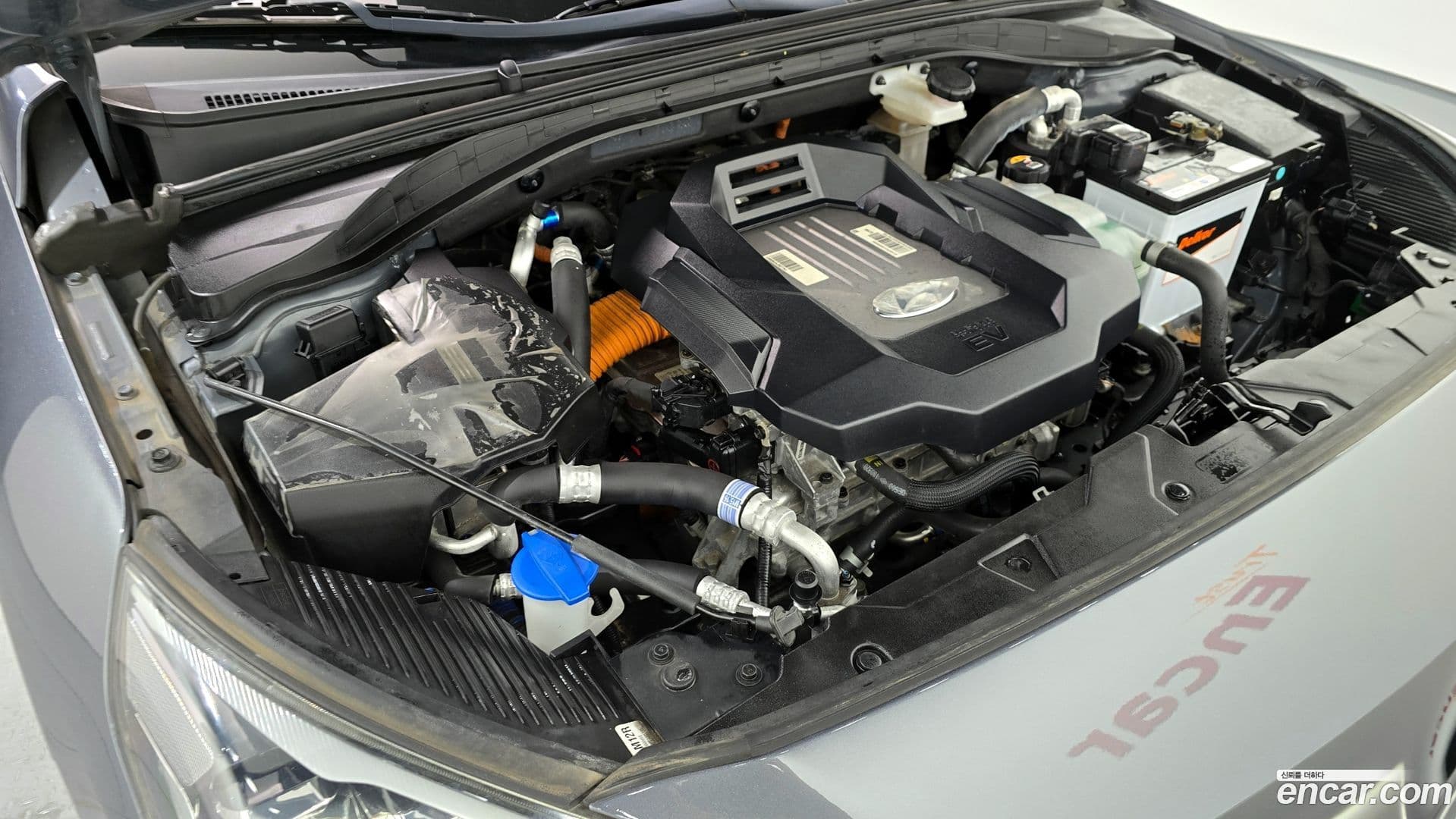 Main__Slider__Photo:Ioniq Hyundai 2018.4-5