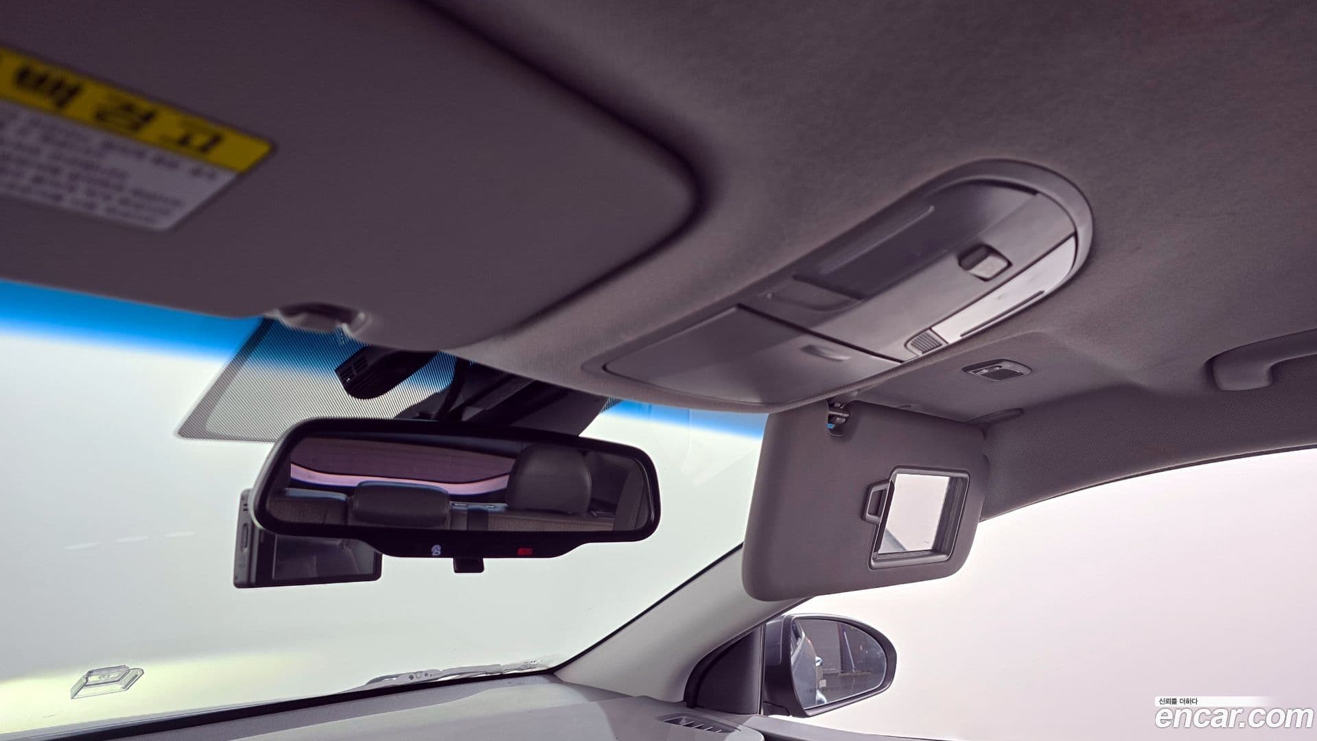 Main__Slider__Photo:Ioniq Hyundai 2018.4-18