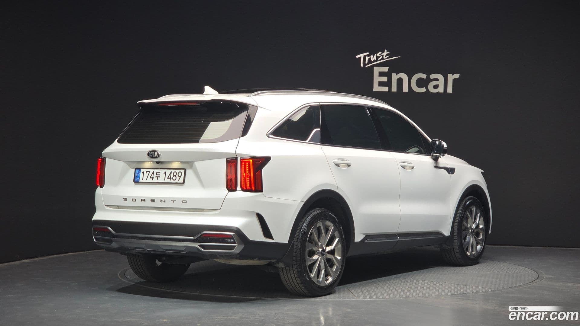 Main__Slider__Photo:Sorento Kia 2020.8-1