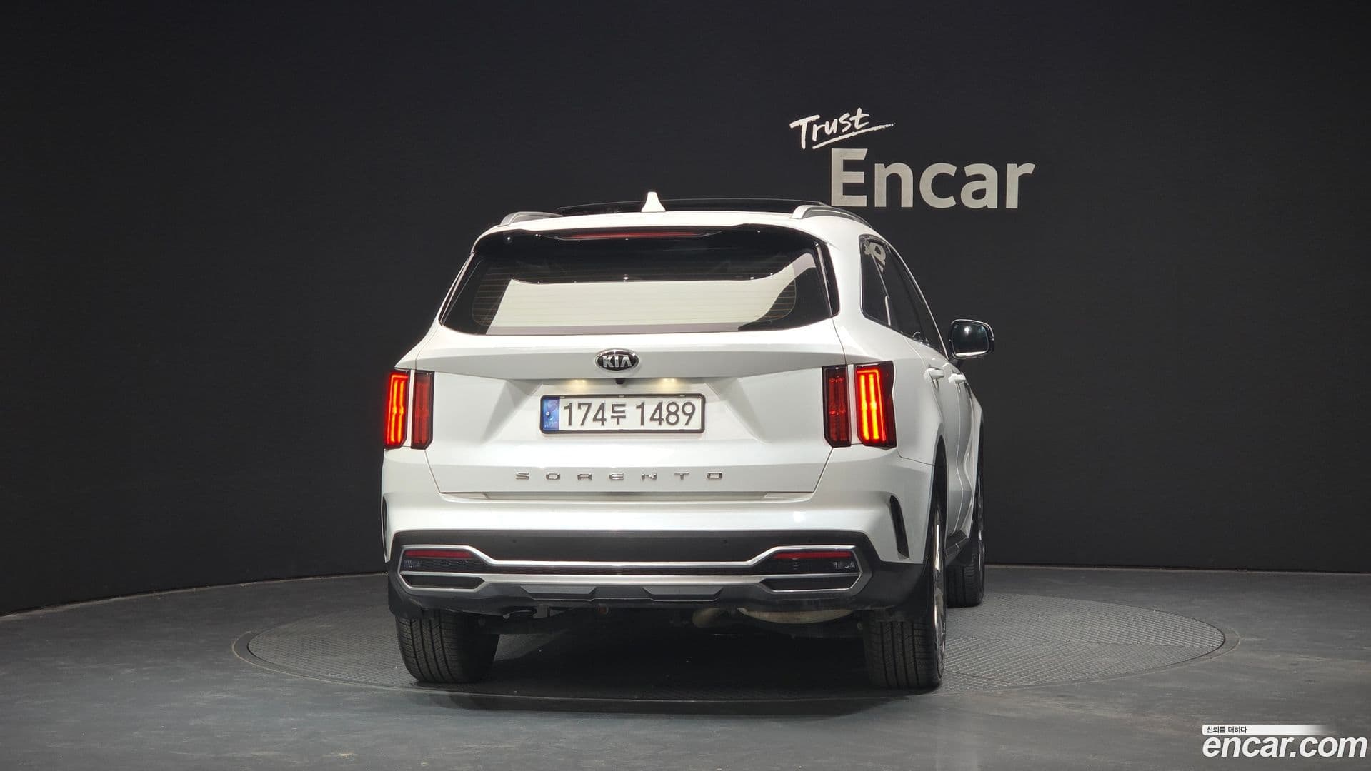 Main__Slider__Photo:Sorento Kia 2020.8-3