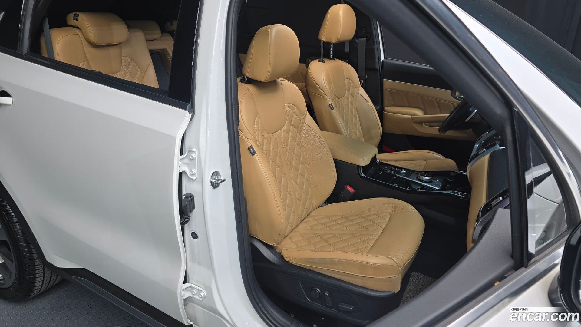 Main__Slider__Photo:Sorento Kia 2020.8-11