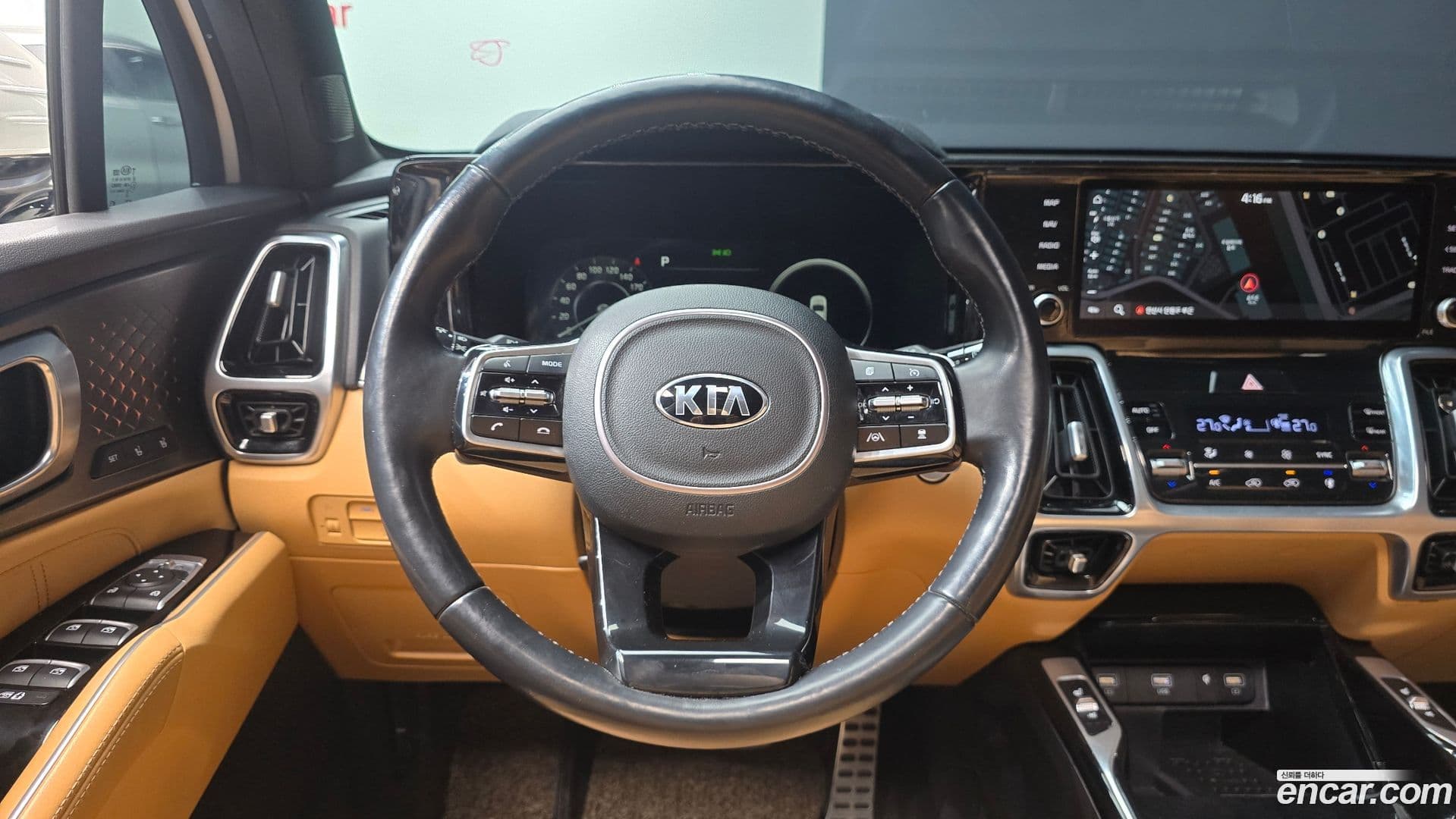 Main__Slider__Photo:Sorento Kia 2020.8-12