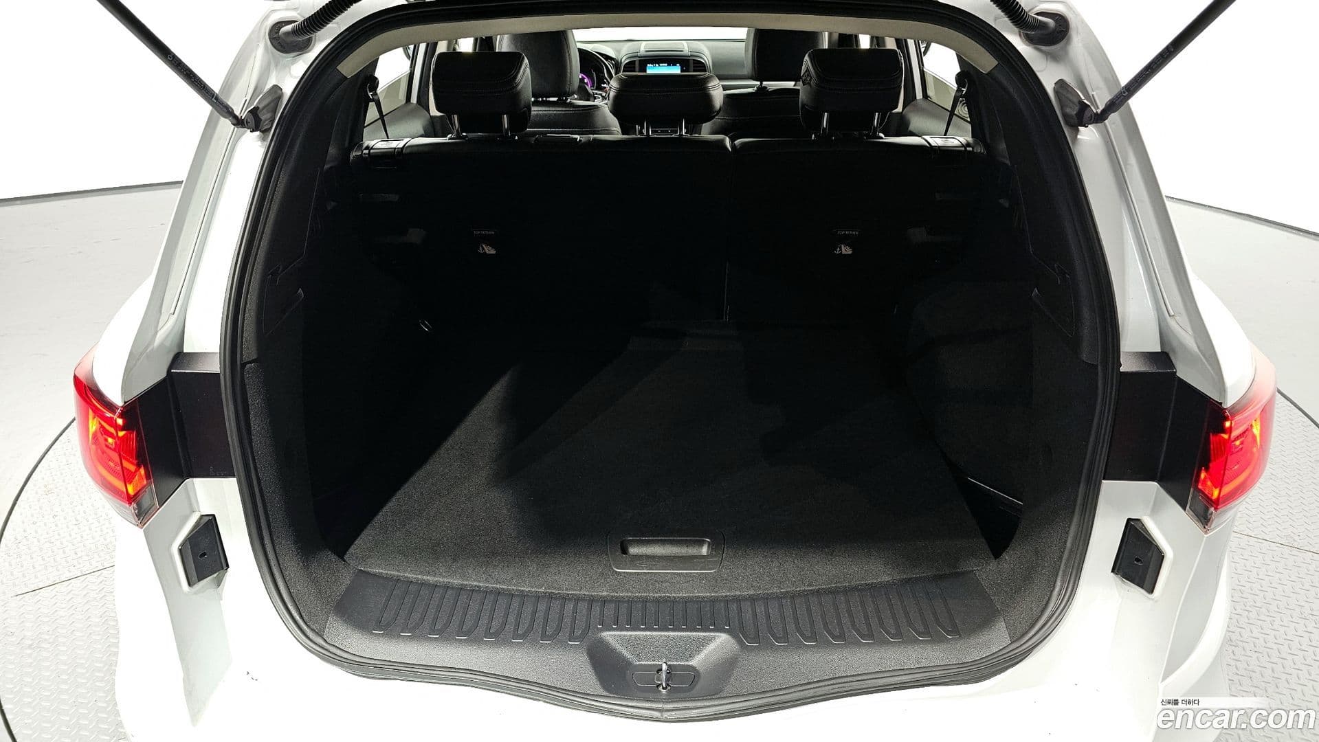 Main__Slider__Photo:QM6 Renault-KoreaSamsung 2022.6-19