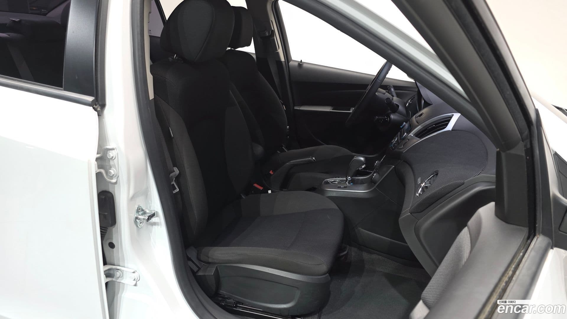 Main__Slider__Photo:Cruze ChevroletGMDaewoo 2016.3-9