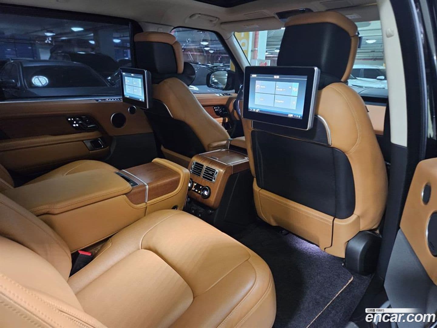 Main__Slider__Photo:Range Rover Land Rover 2019.5-11