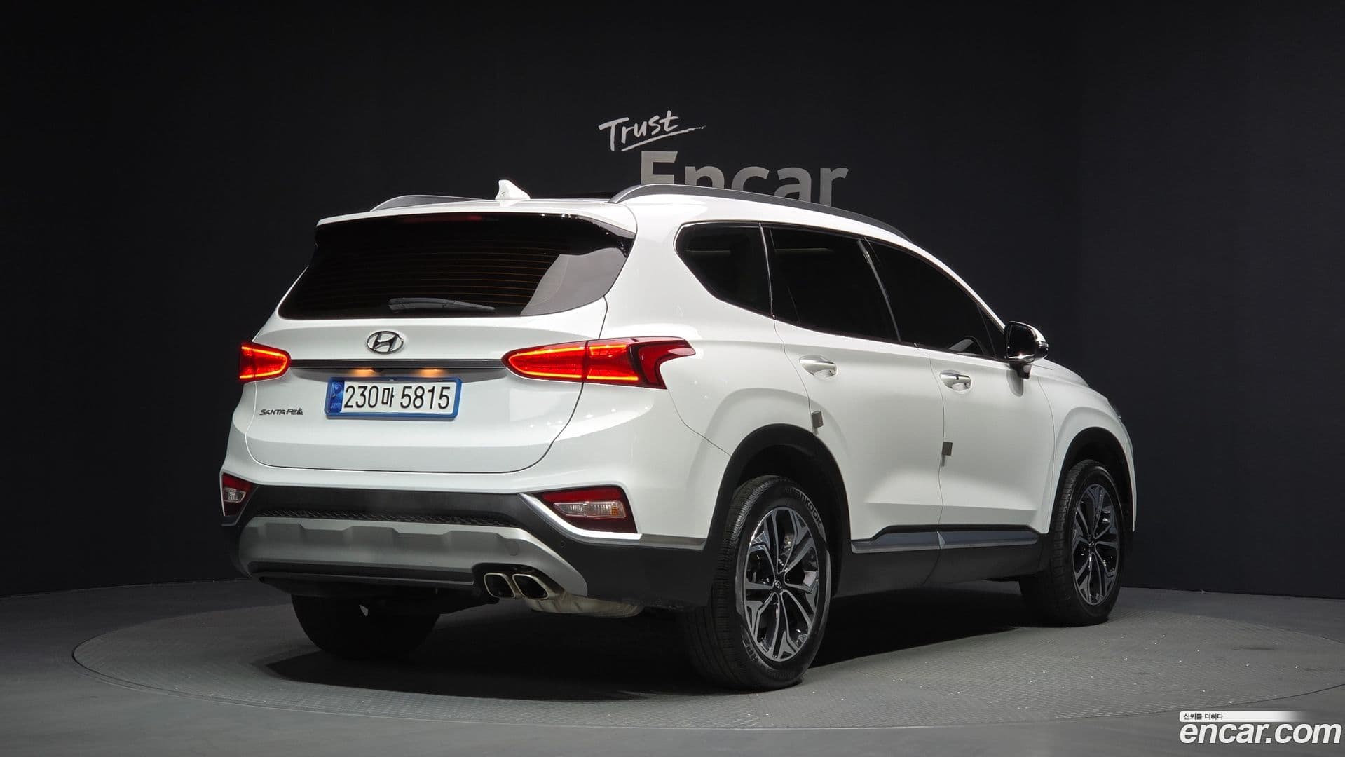 Main__Slider__Photo:Santafe Hyundai 2019.10-1