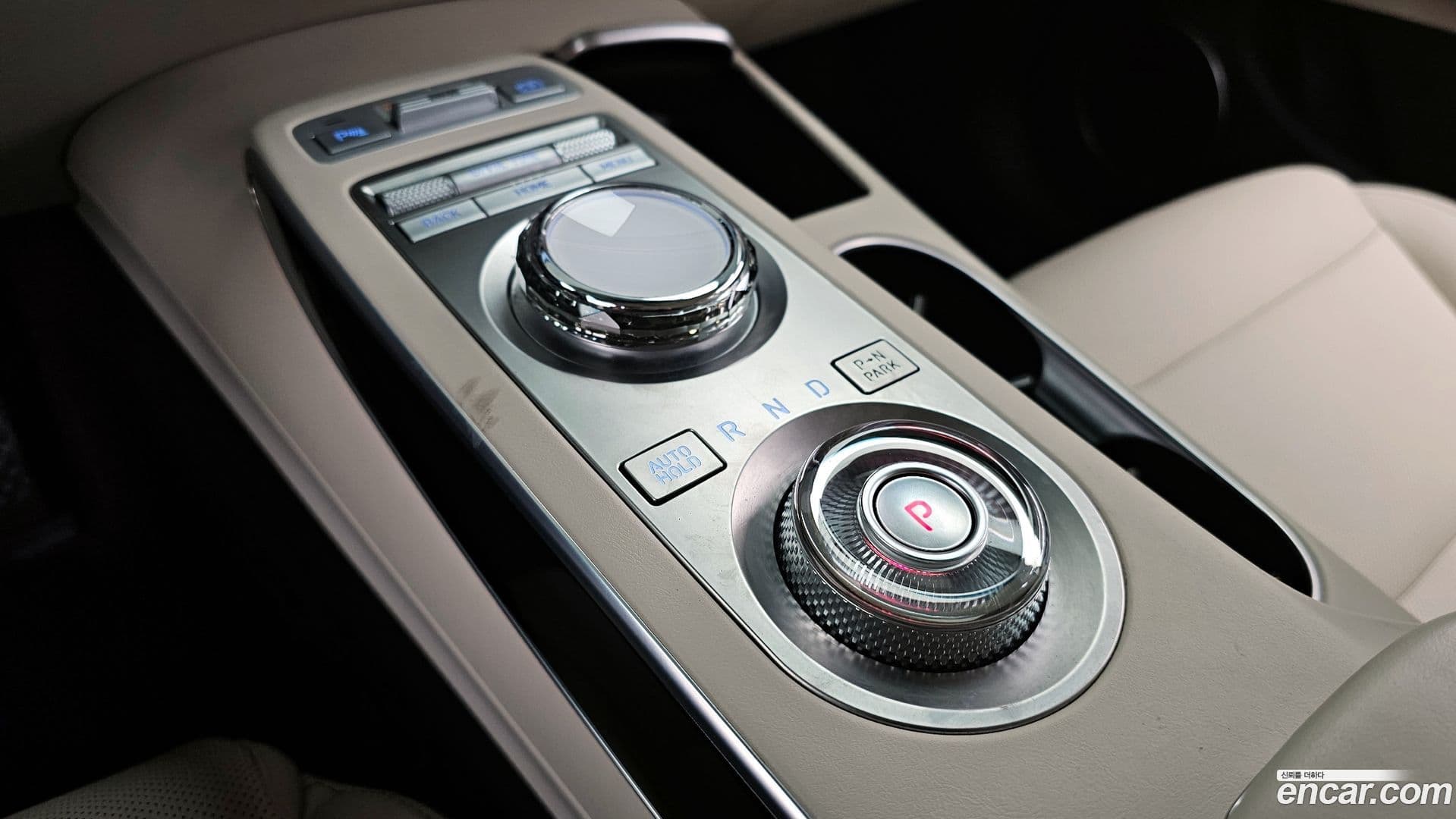 Main__Slider__Photo:GV70 Genesis 2022.0-8