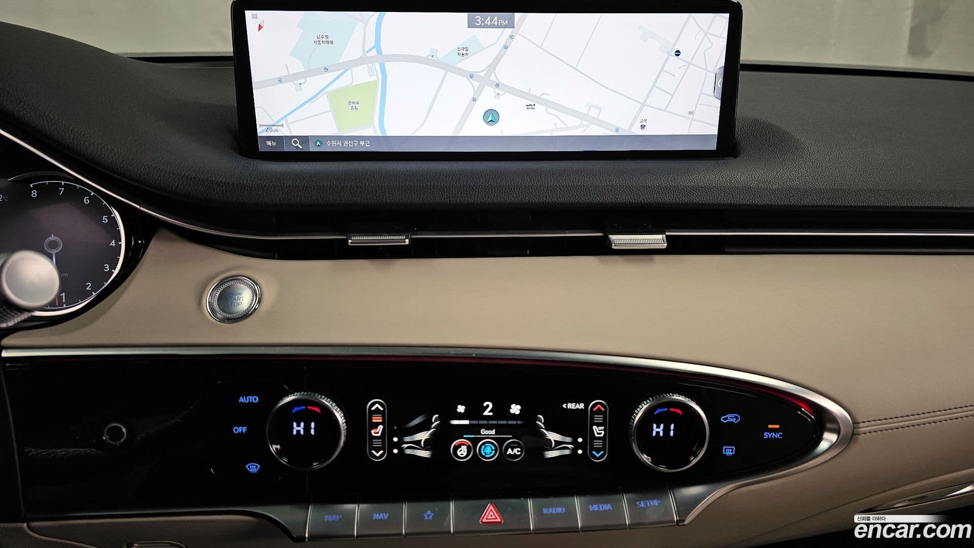 Main__Slider__Photo:GV70 Genesis 2022.0-13