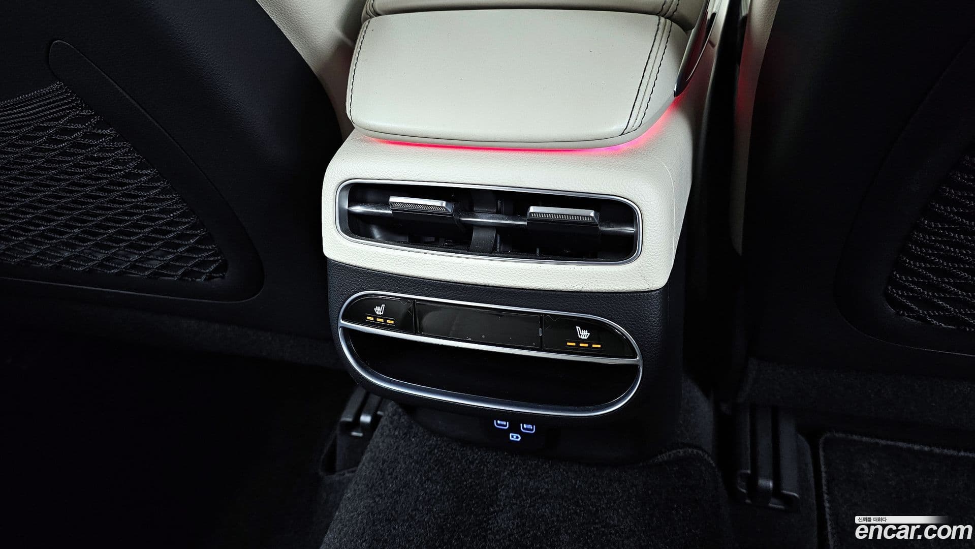 Main__Slider__Photo:GV70 Genesis 2022.0-18