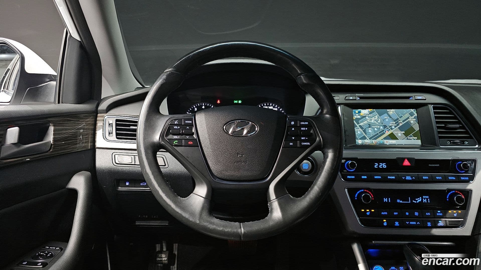 Main__Slider__Photo:Sonata Hyundai 2015.4-12