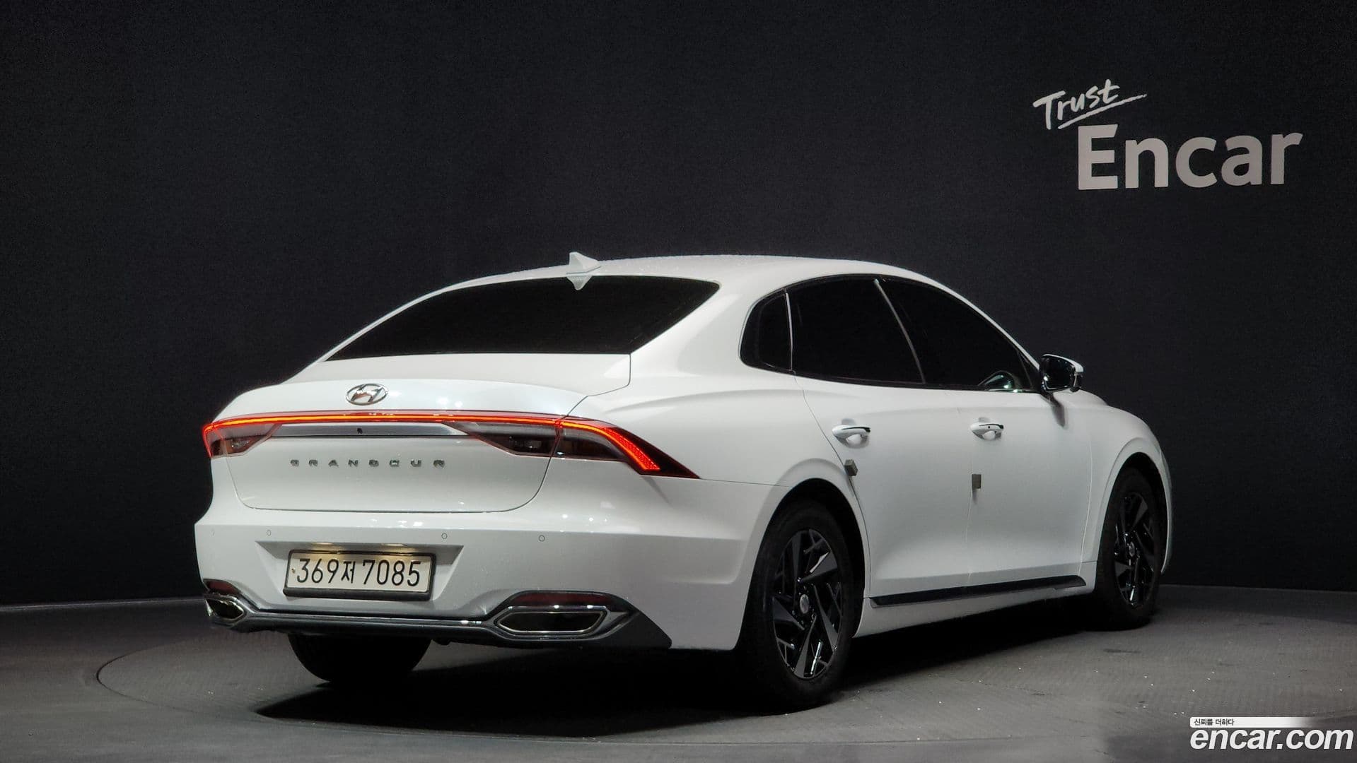 Main__Slider__Photo:Grandeur Hyundai 2022.3-1