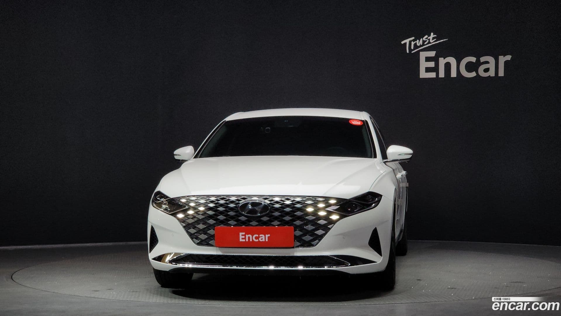 Main__Slider__Photo:Grandeur Hyundai 2022.3-2